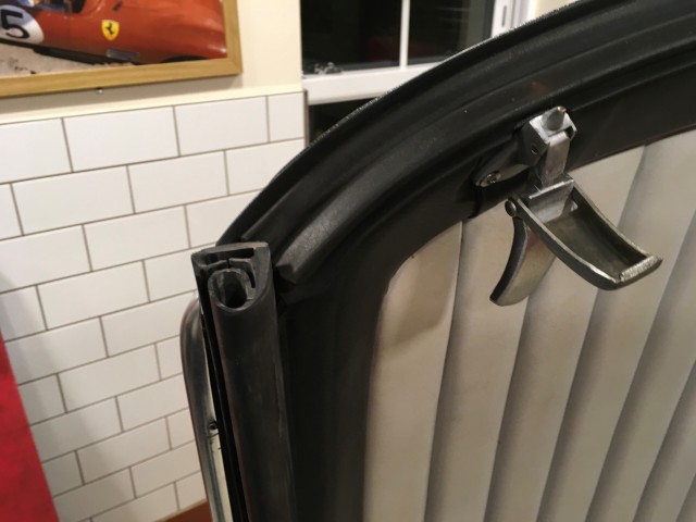 new seals ready to trim to suit car .jpg